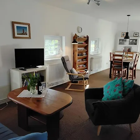 Auf Zwei Etagen Mit Gartennutzung Ferienhaus *